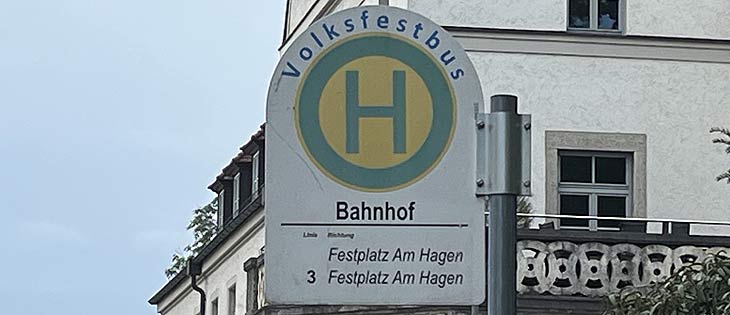 Mit dem Volksfestbus alle 20 Minuten direkt vom Bahnhof zum Festplatz Am Hagen (@Foto: Martin Schmitz)